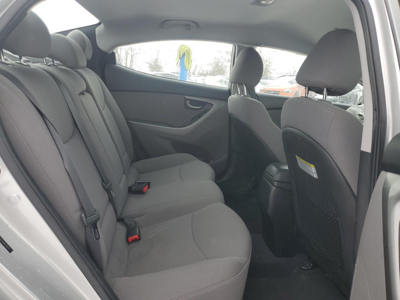 2016 Hyundai Elantra - Image 10