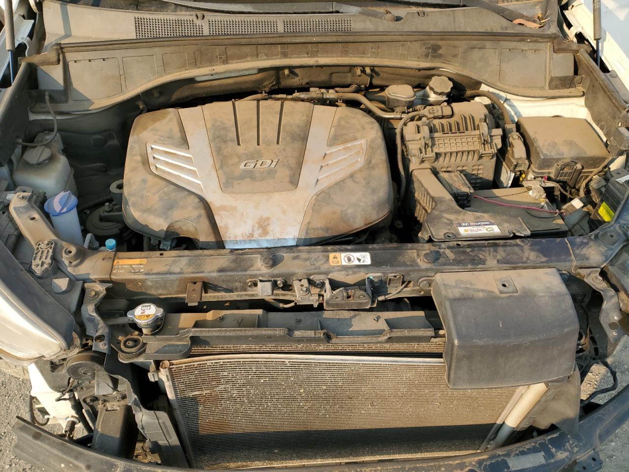 2016 Hyundai Santa Fe - Image 12