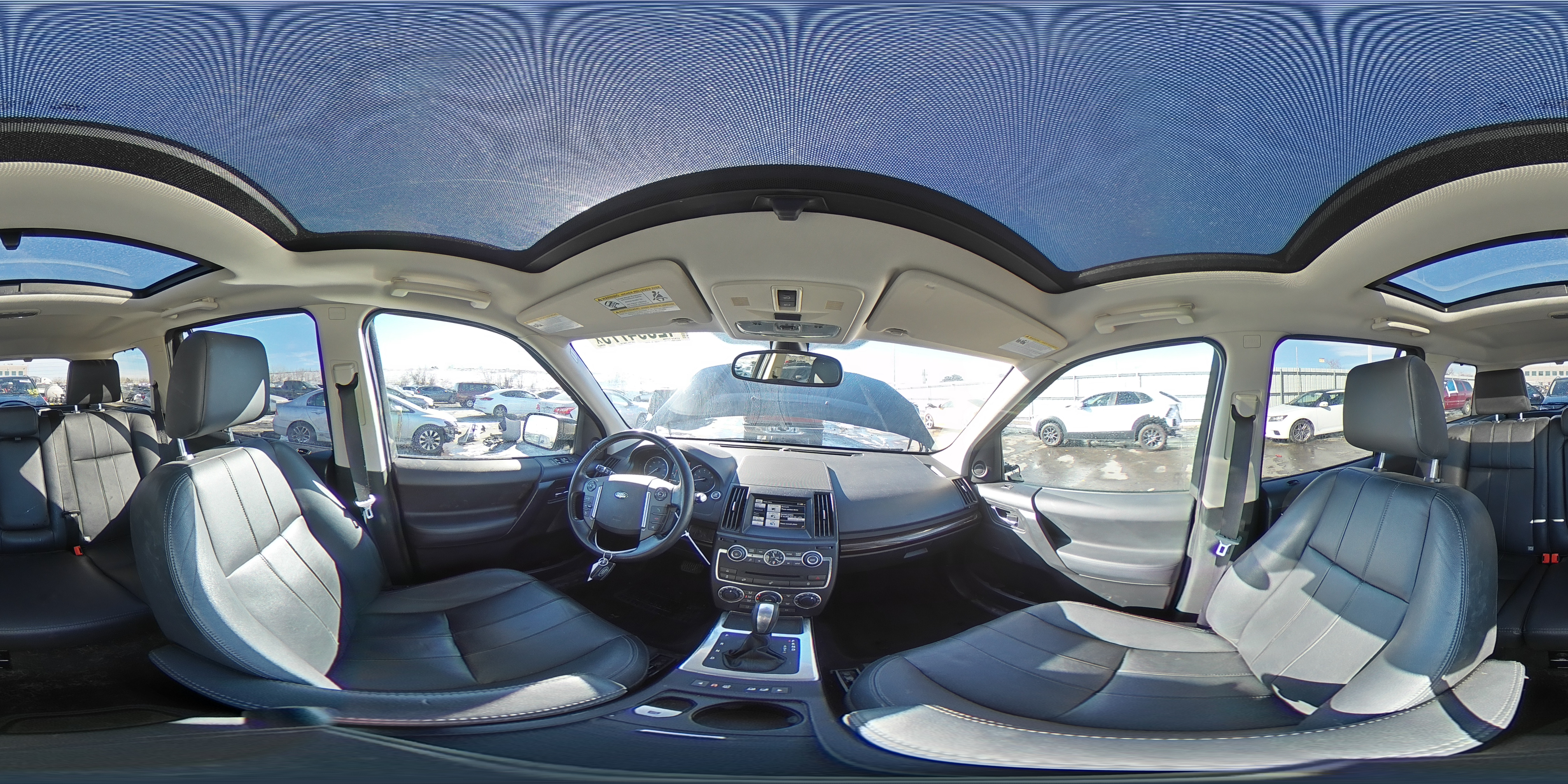 2014 Land Rover LR2 - Image 15