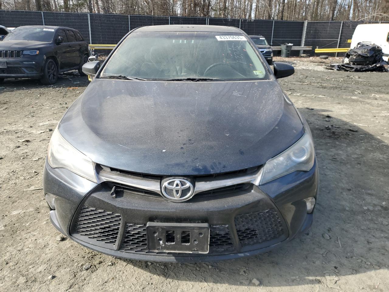 2015 Toyota Camry - Image 5