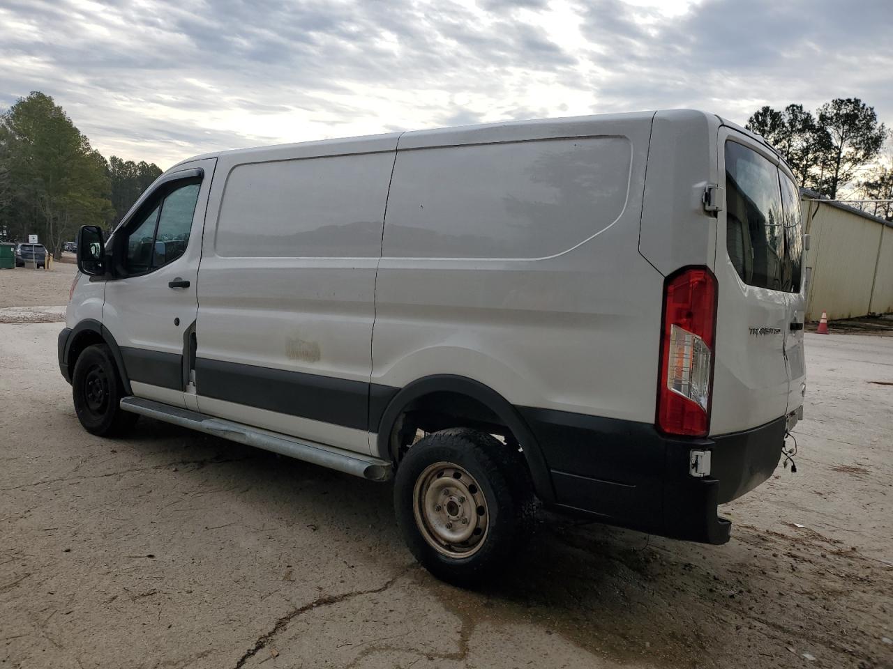 VIN 1FTBR1Y80NKA15110 2022 FORD TRANSIT no.2