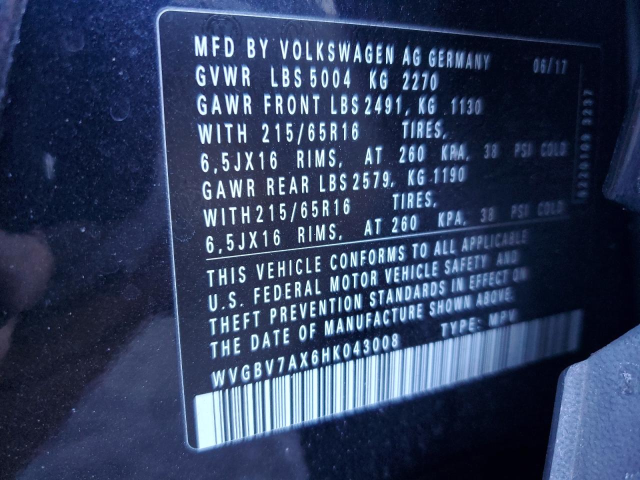 2017 Volkswagen Tiguan - Image 15