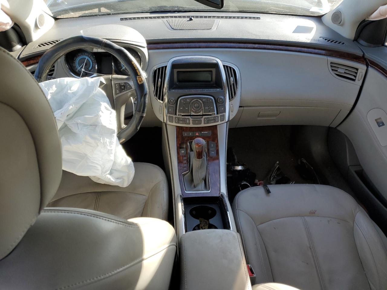 2010 Buick LaCrosse - Image 8