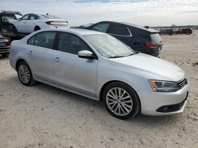 Sedans VOLKSWAGEN JETTA 2014 Silver