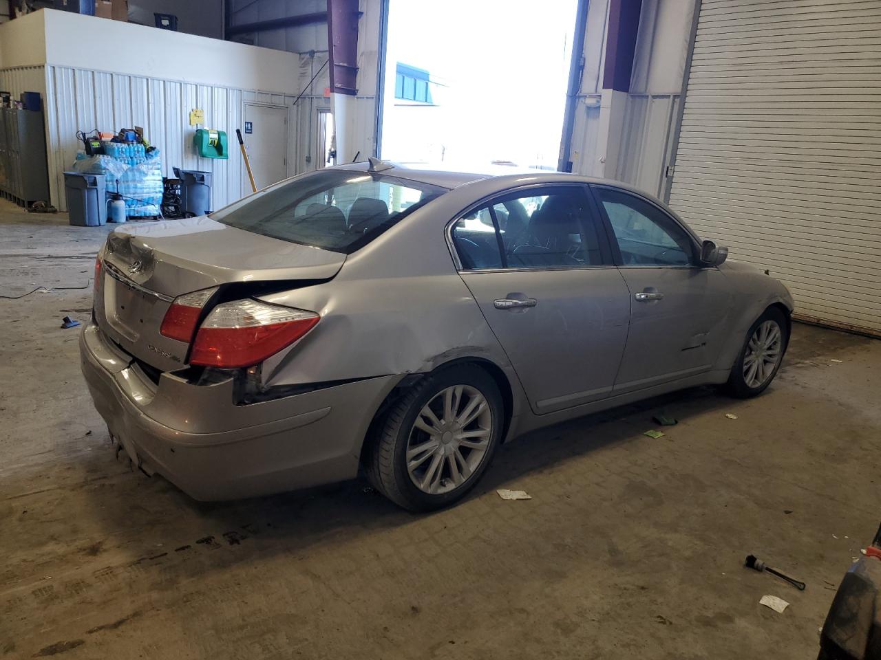 2010 Hyundai Genesis - Image 3