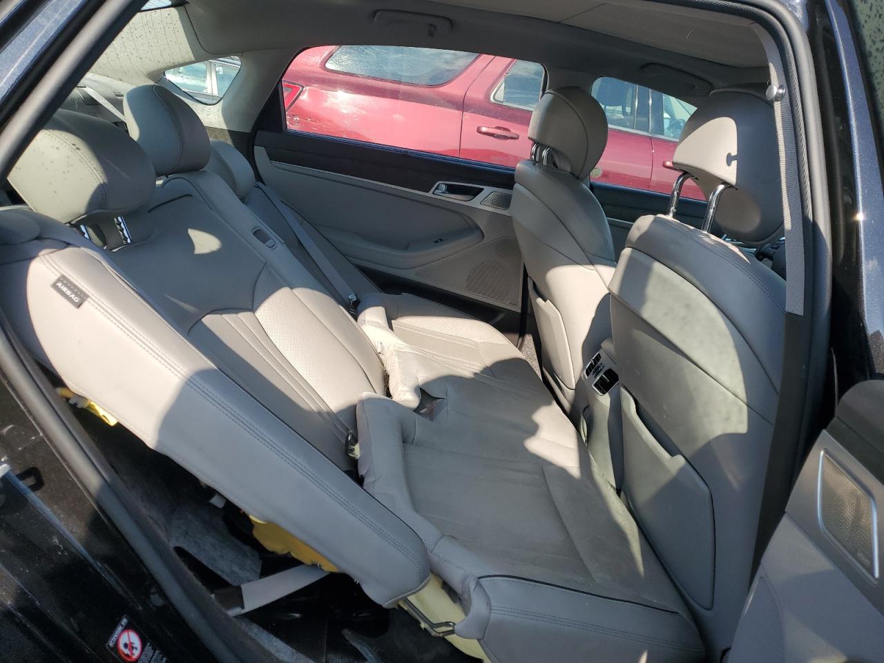 2019 Genesis G80 - Image 10