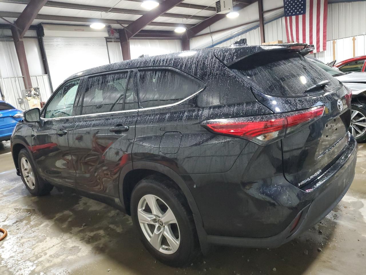 2021 Toyota Highlander - Image 2