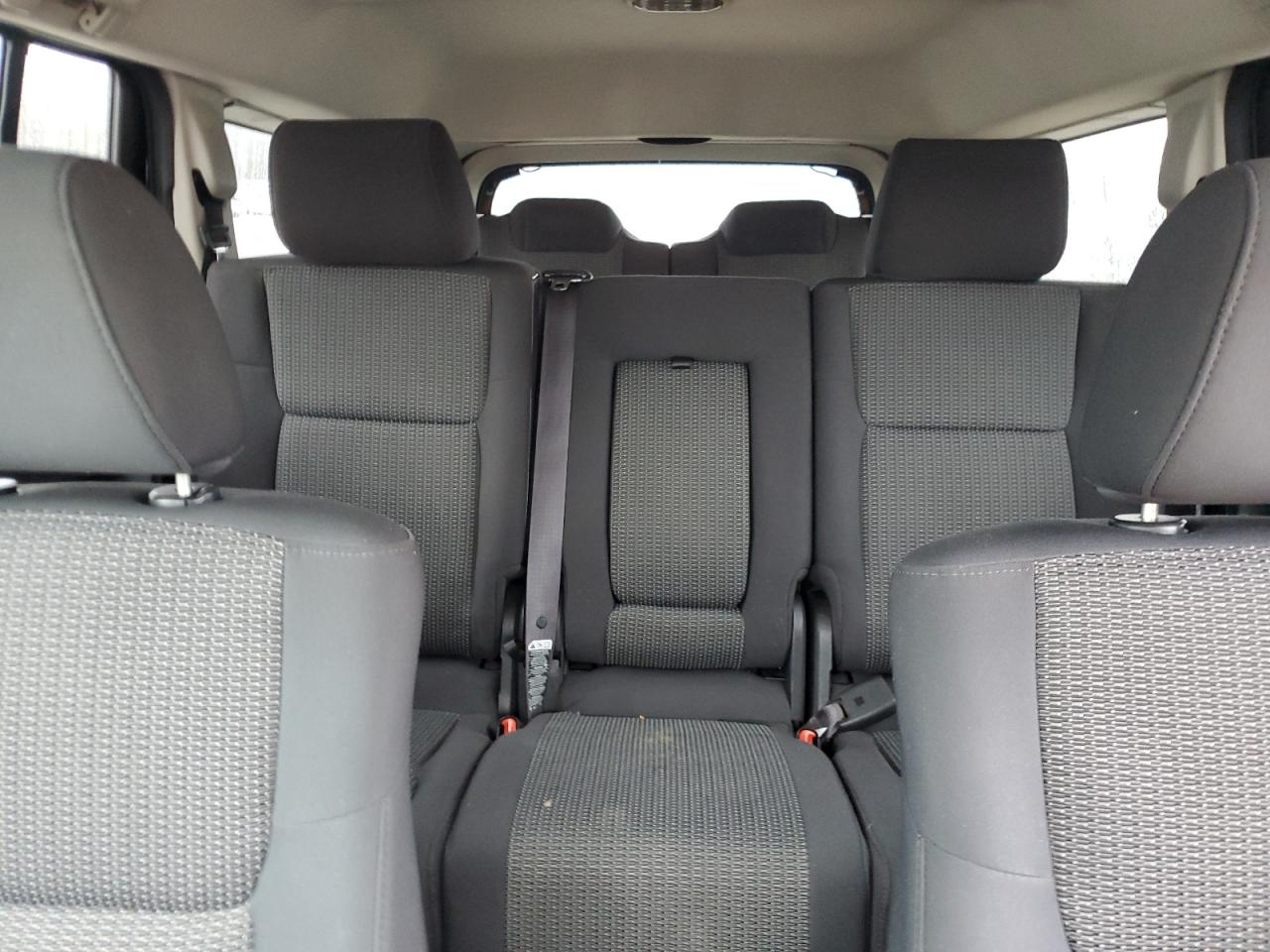 2010 Jeep Commander - Image 10