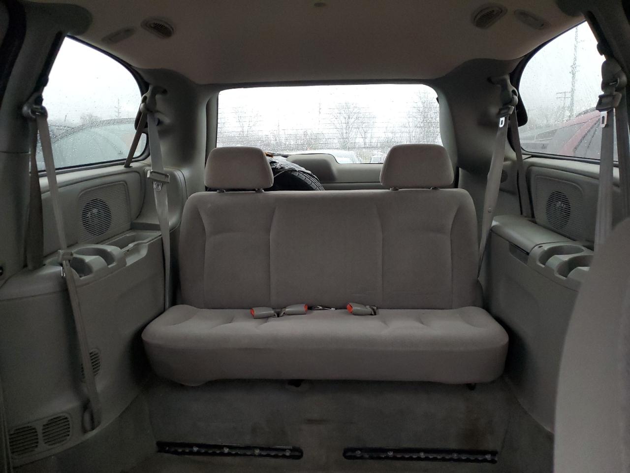 2002 Dodge Caravan - Image 10