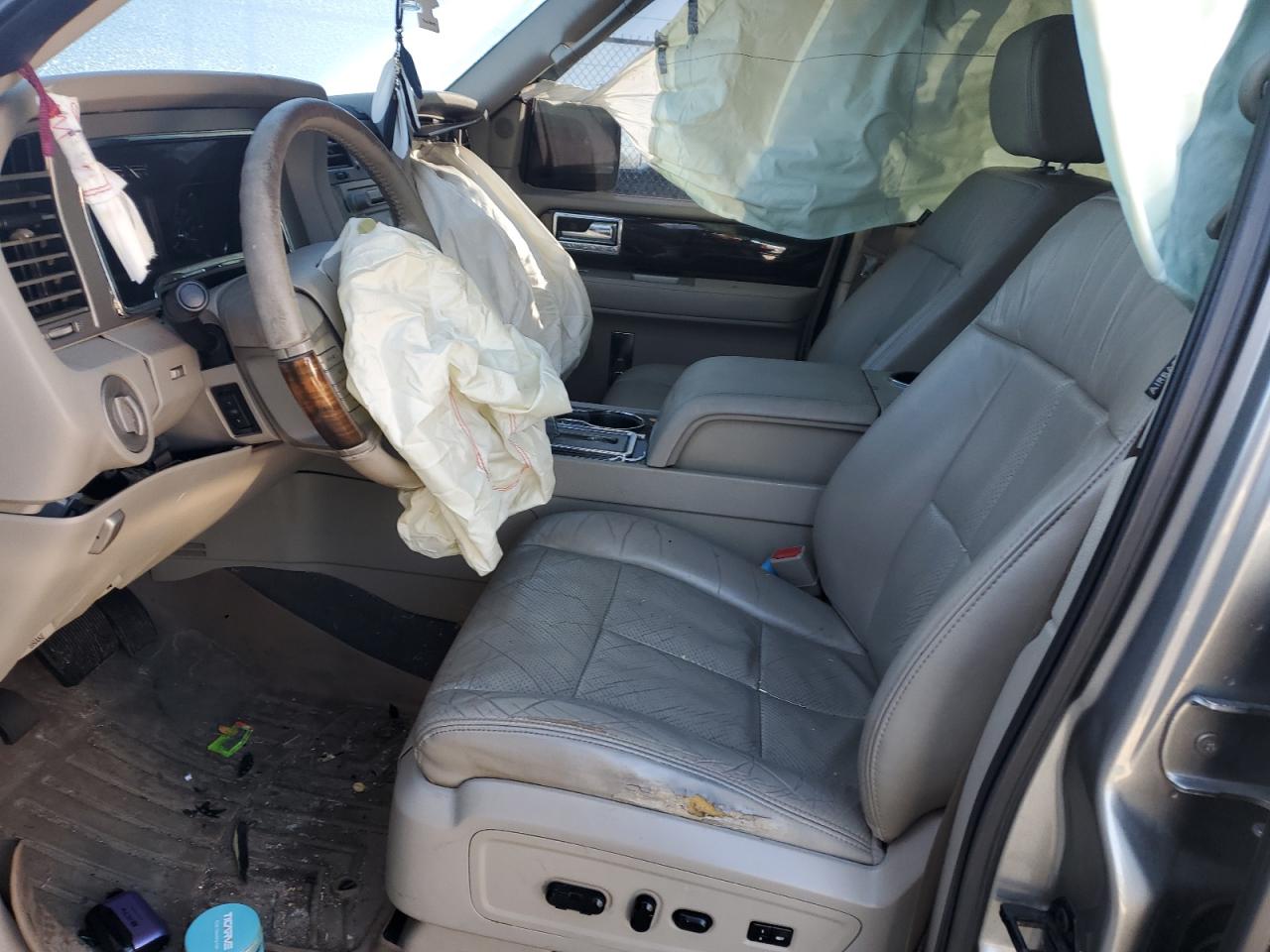 2008 Lincoln Navigator - Image 7