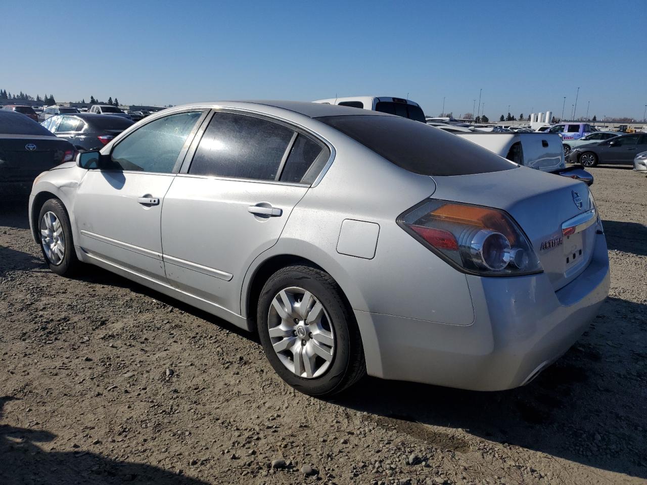 2012 Nissan Altima - Image 2