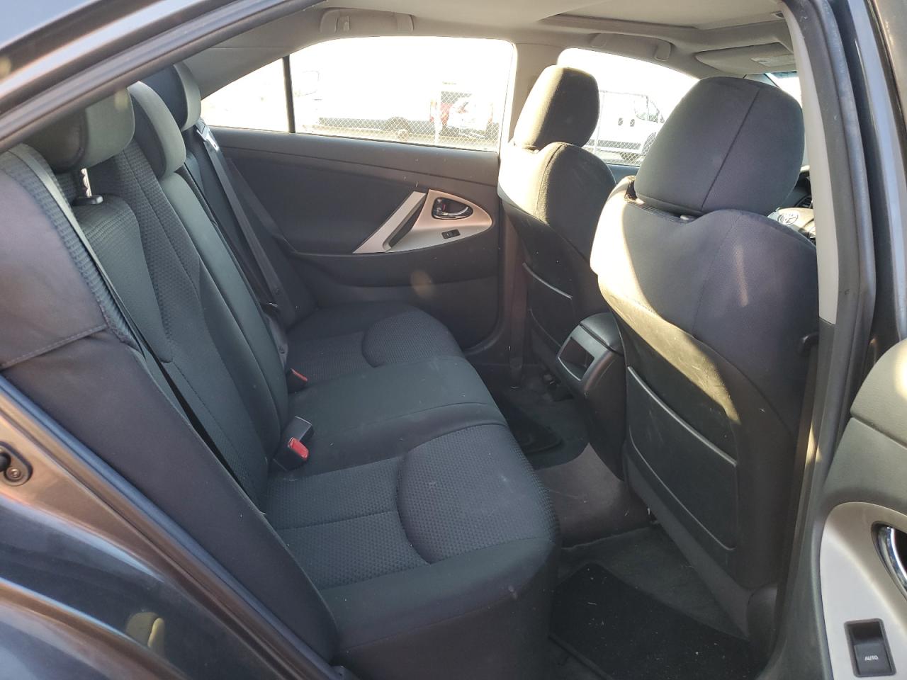 2011 Toyota Camry - Image 10