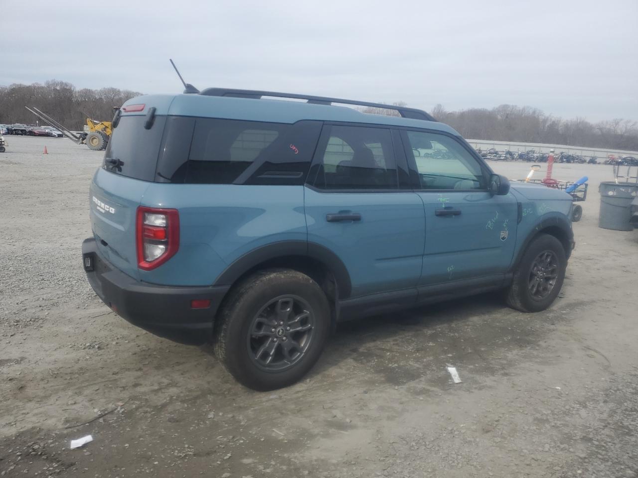 2023 Ford Bronco - Image 3