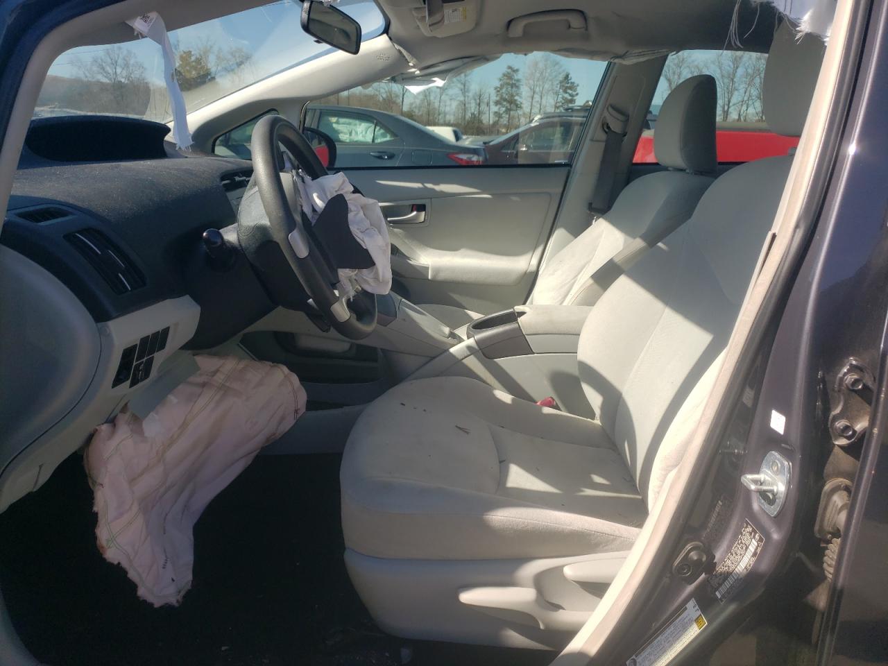 2012 Toyota Prius - Image 7