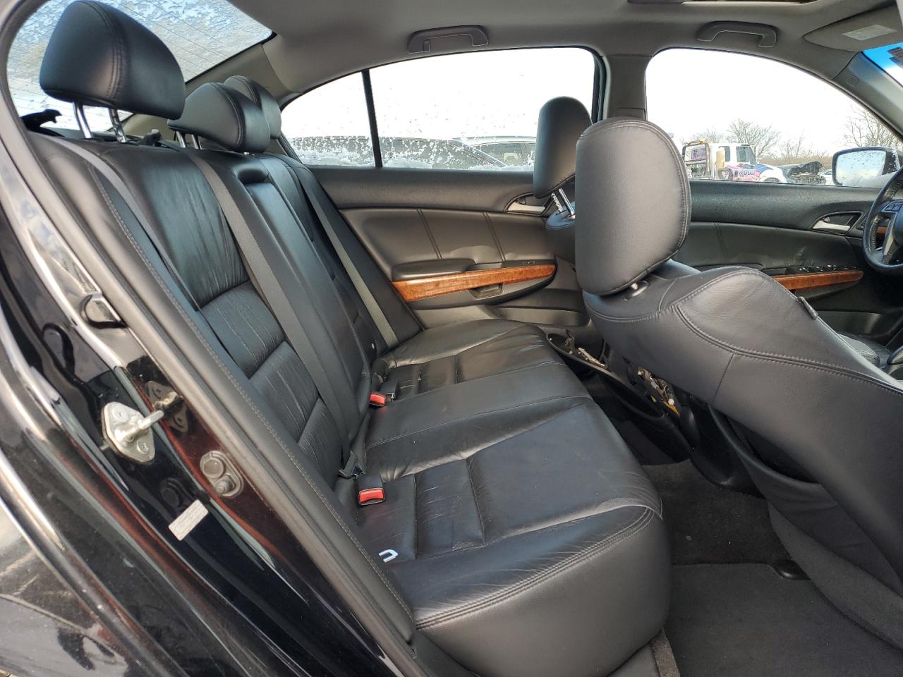 2012 Honda Accord - Image 10