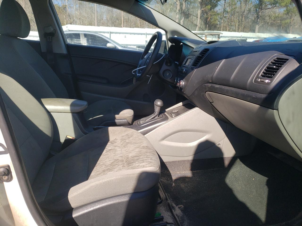 2015 Kia Forte - Image 7