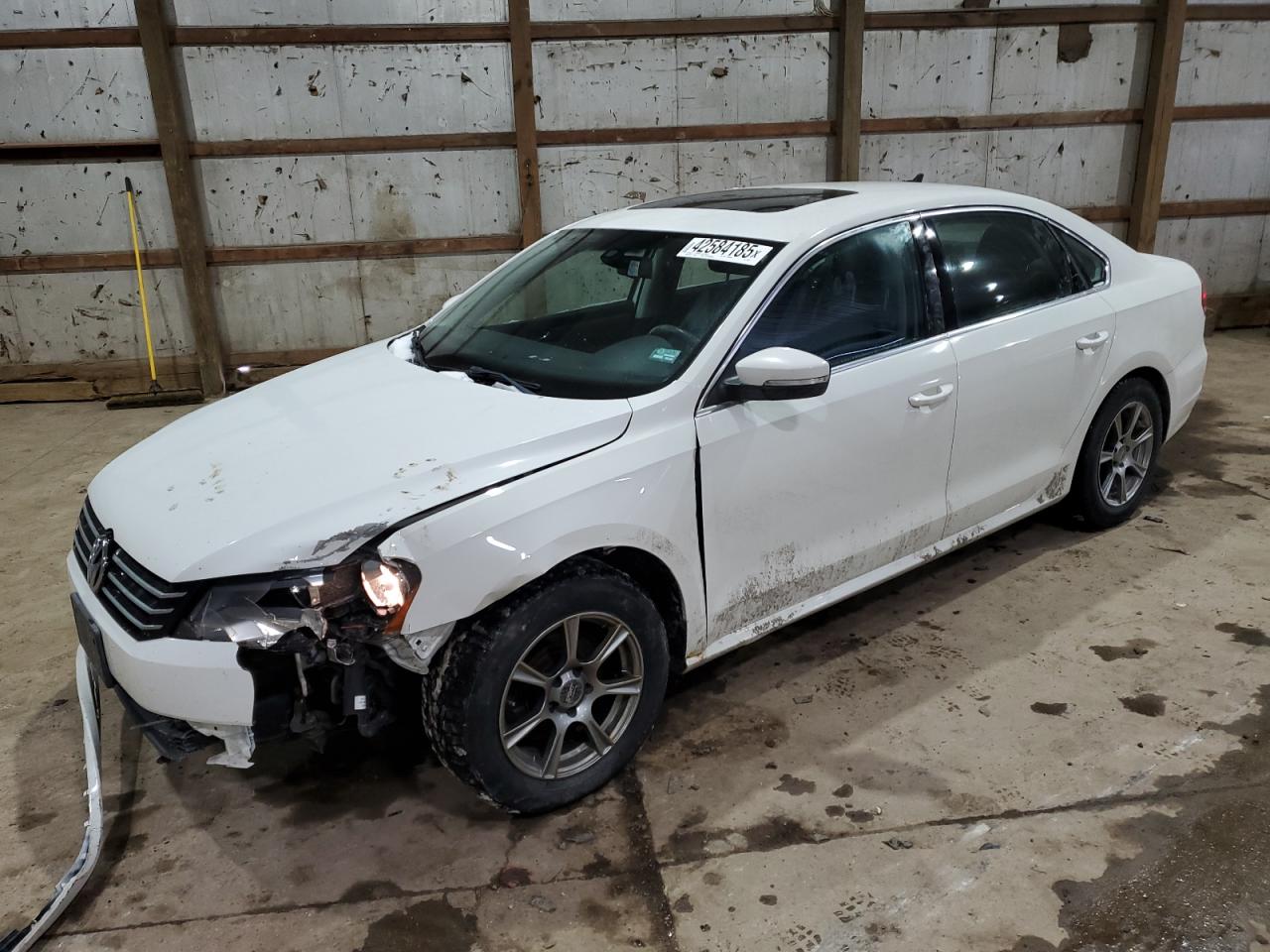 2014 Volkswagen Passat - Image 1