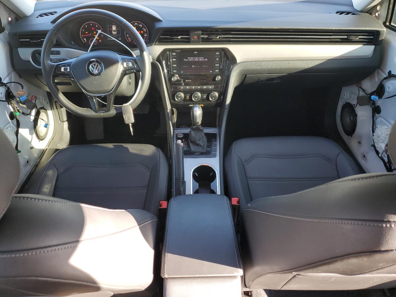 2021 Volkswagen Passat - Image 8