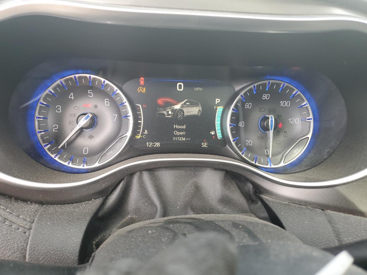 2018 Chrysler Pacifica - Image 9