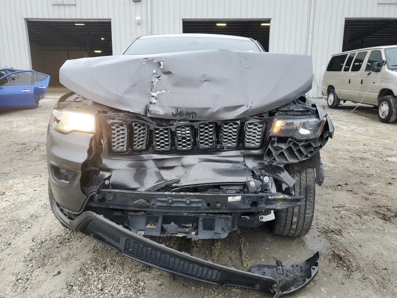 2019 Jeep Grand Cherokee - Image 5