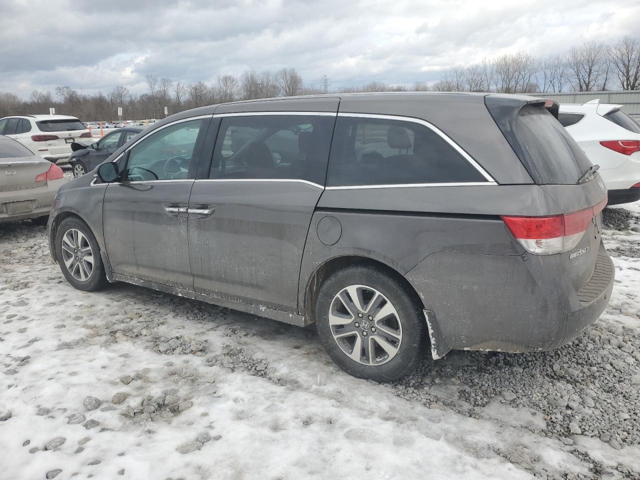 2016 Honda Odyssey - Image 2