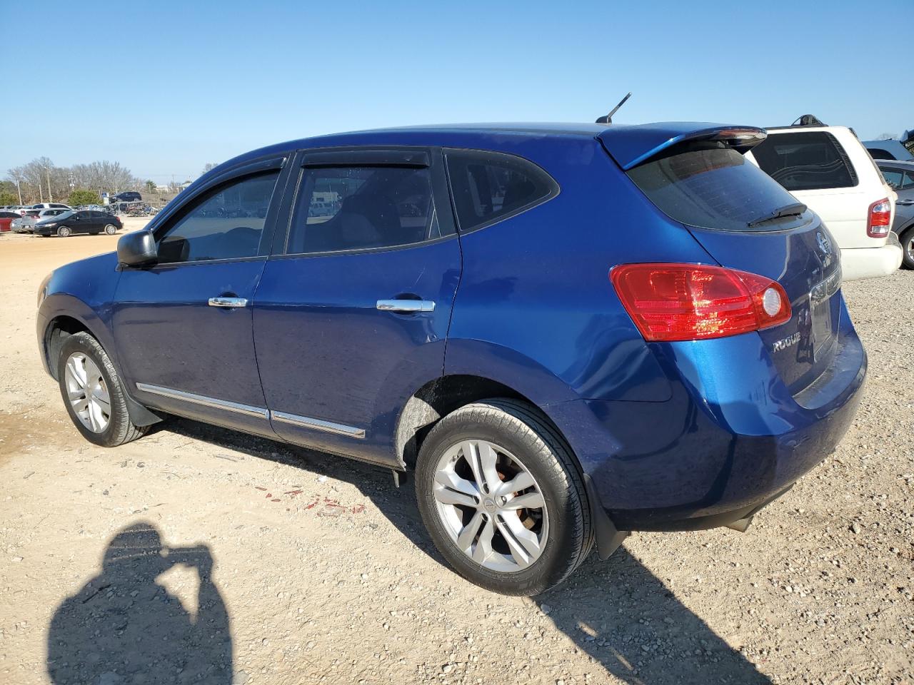 2011 Nissan Rogue - Image 2