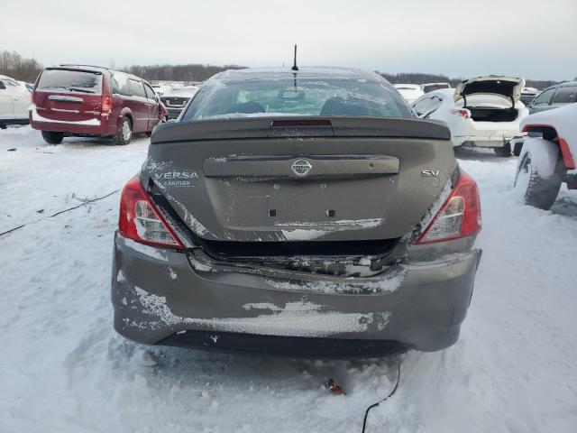  NISSAN VERSA 2017 Бежевий