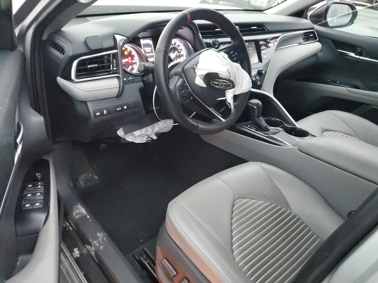 2018 Toyota Camry - Image 8