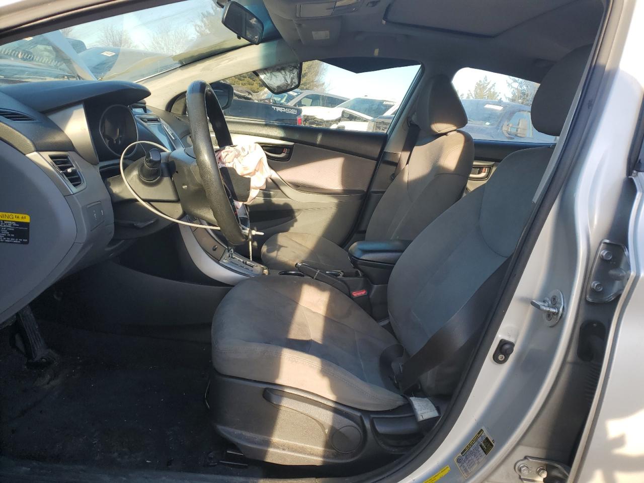 2011 Hyundai Elantra - Image 7