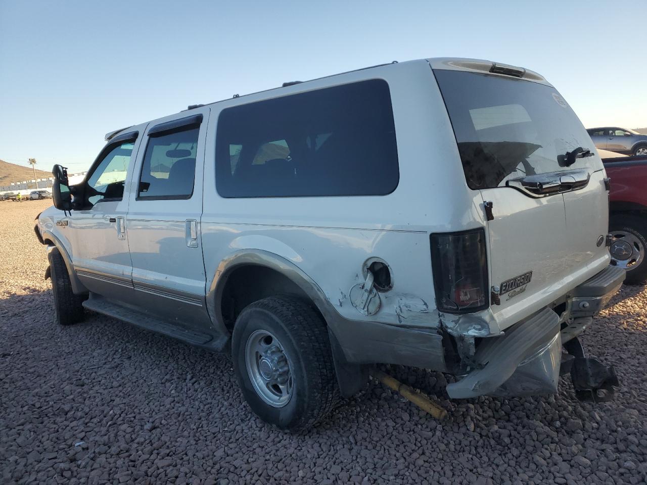 2000 Ford Excursion - Image 2