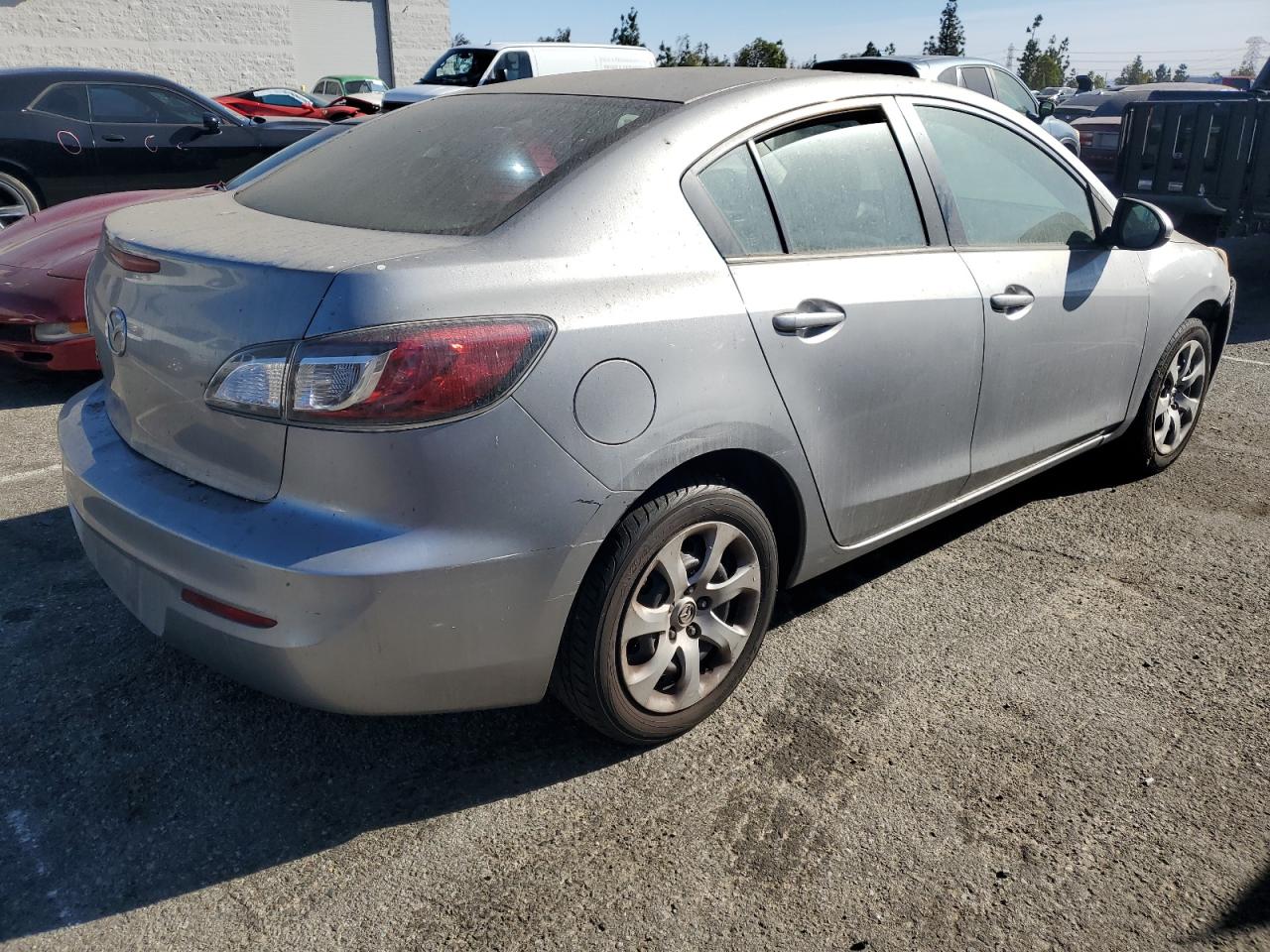 2013 Mazda 3 - Image 3