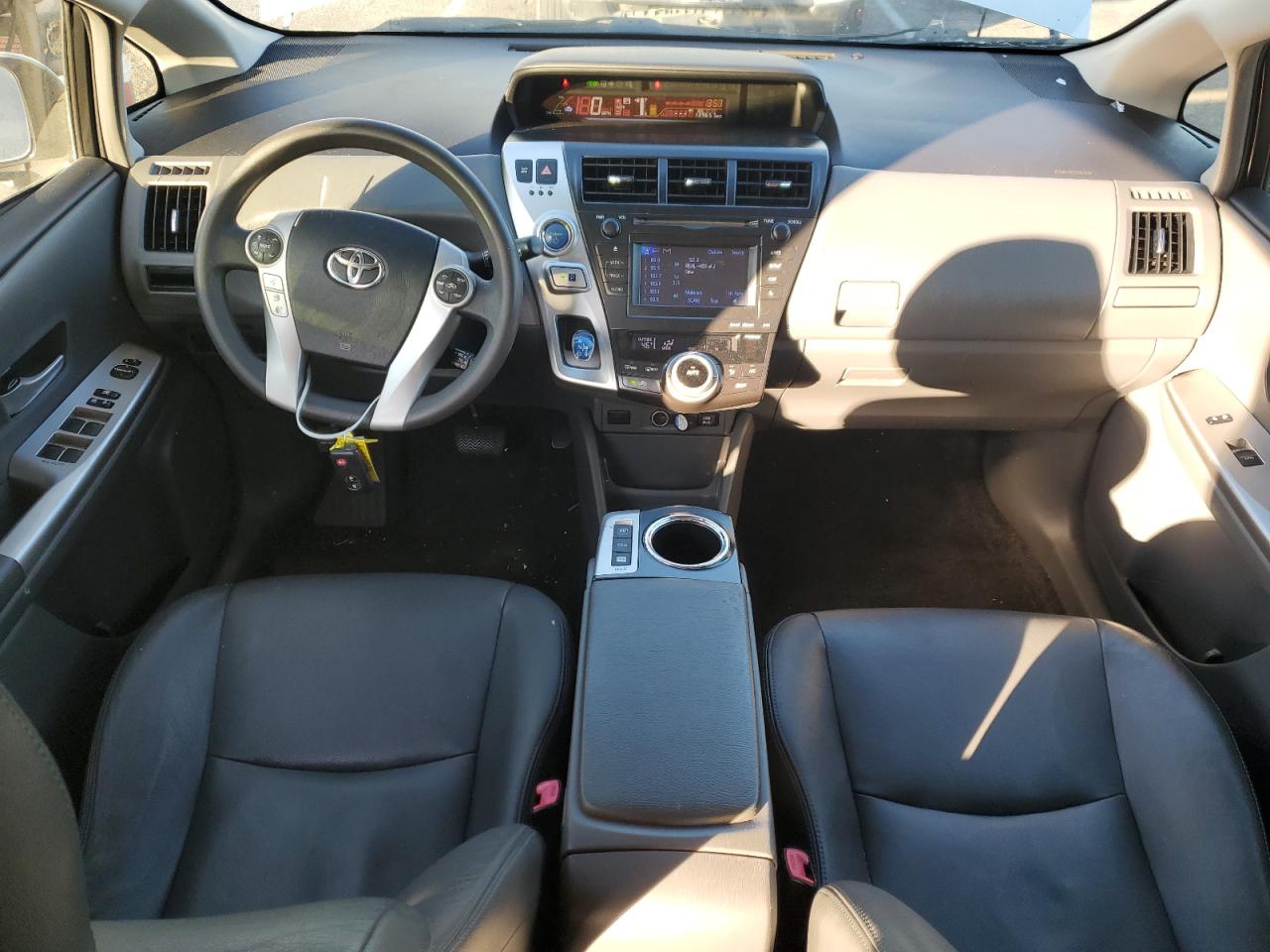 2012 Toyota Prius - Image 8