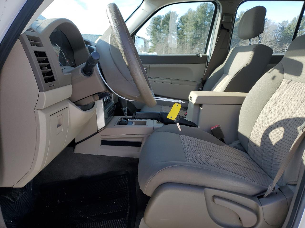 2010 Jeep Liberty (North America) - Image 7