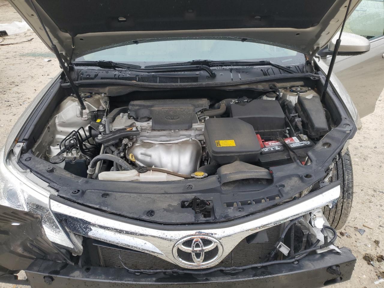 2014 Toyota Camry - Image 11