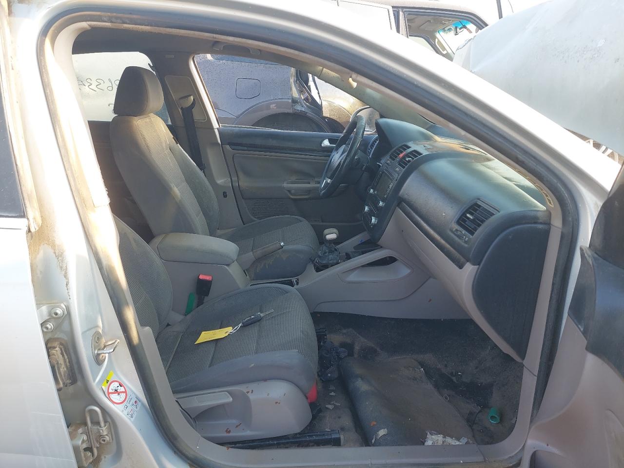 WVWSU11K3BM001268 - 2011 Volkswagen JETTA - #87786335