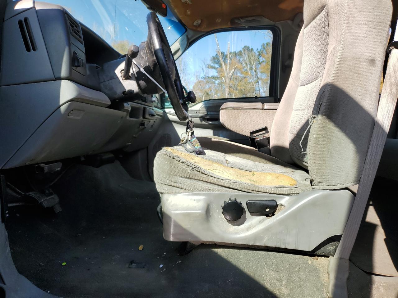 2003 Ford F250 - Image 7