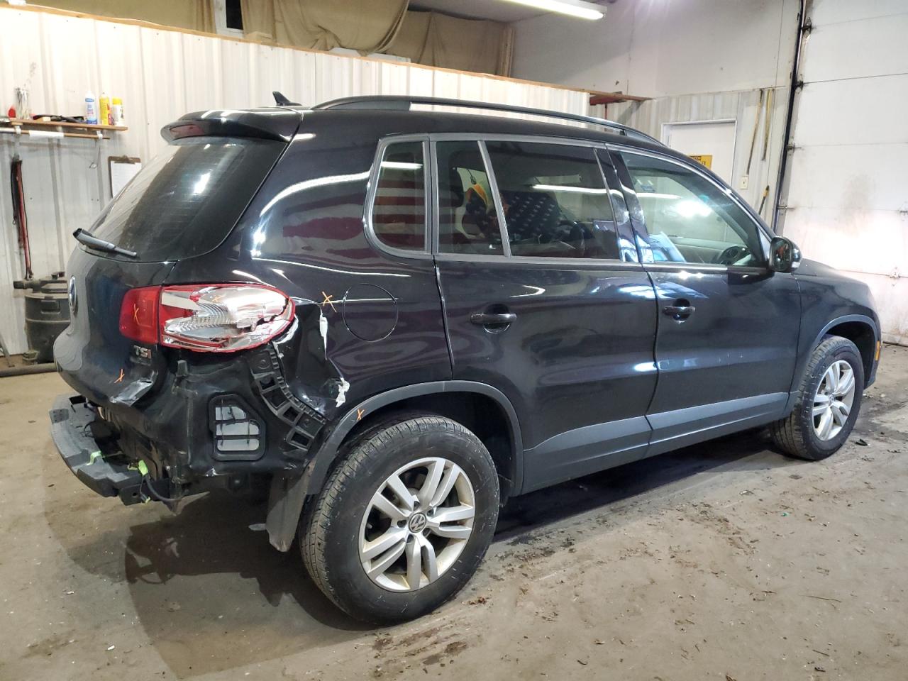2017 Volkswagen Tiguan - Image 3