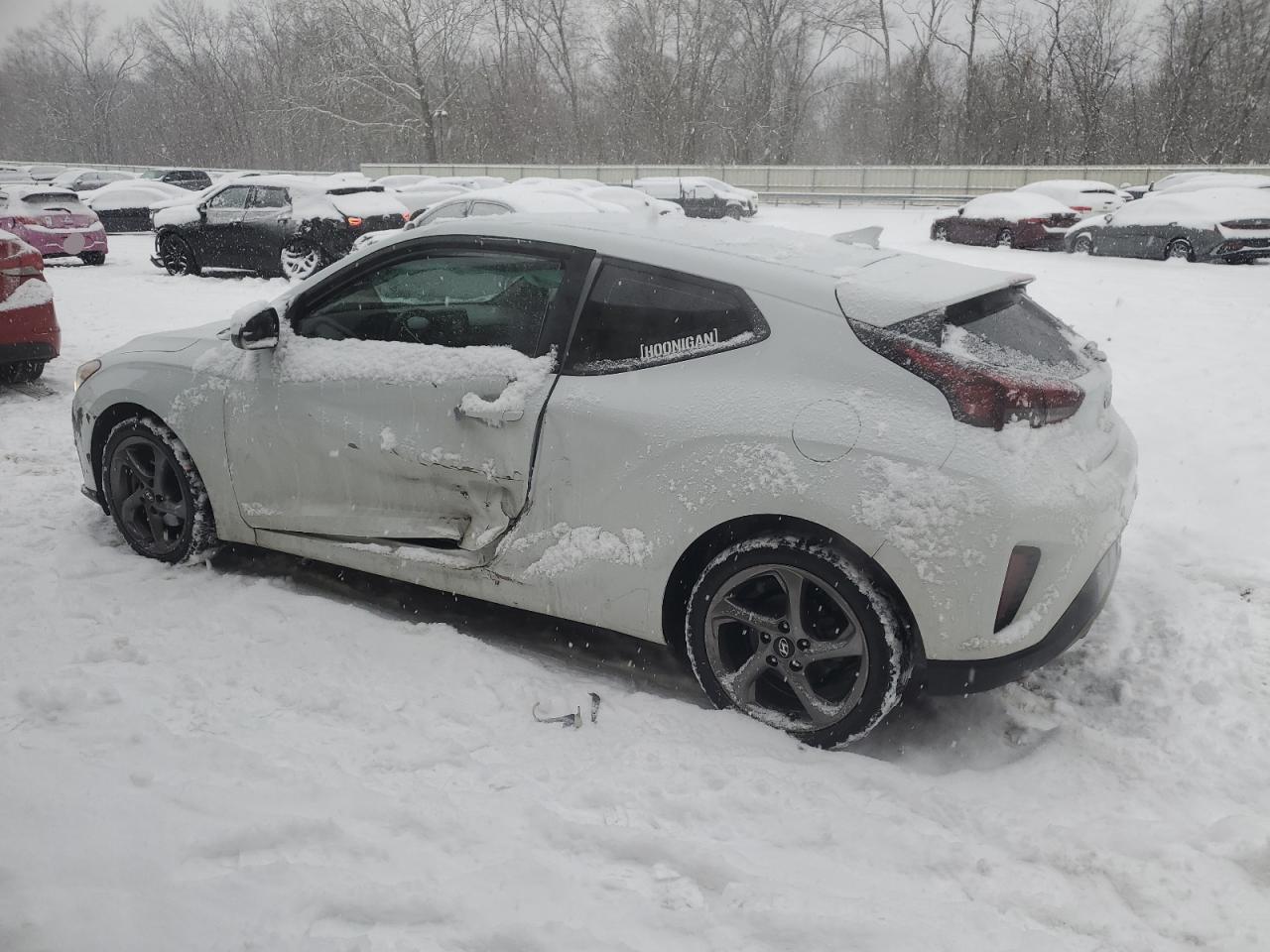2019 Hyundai Veloster - Image 2