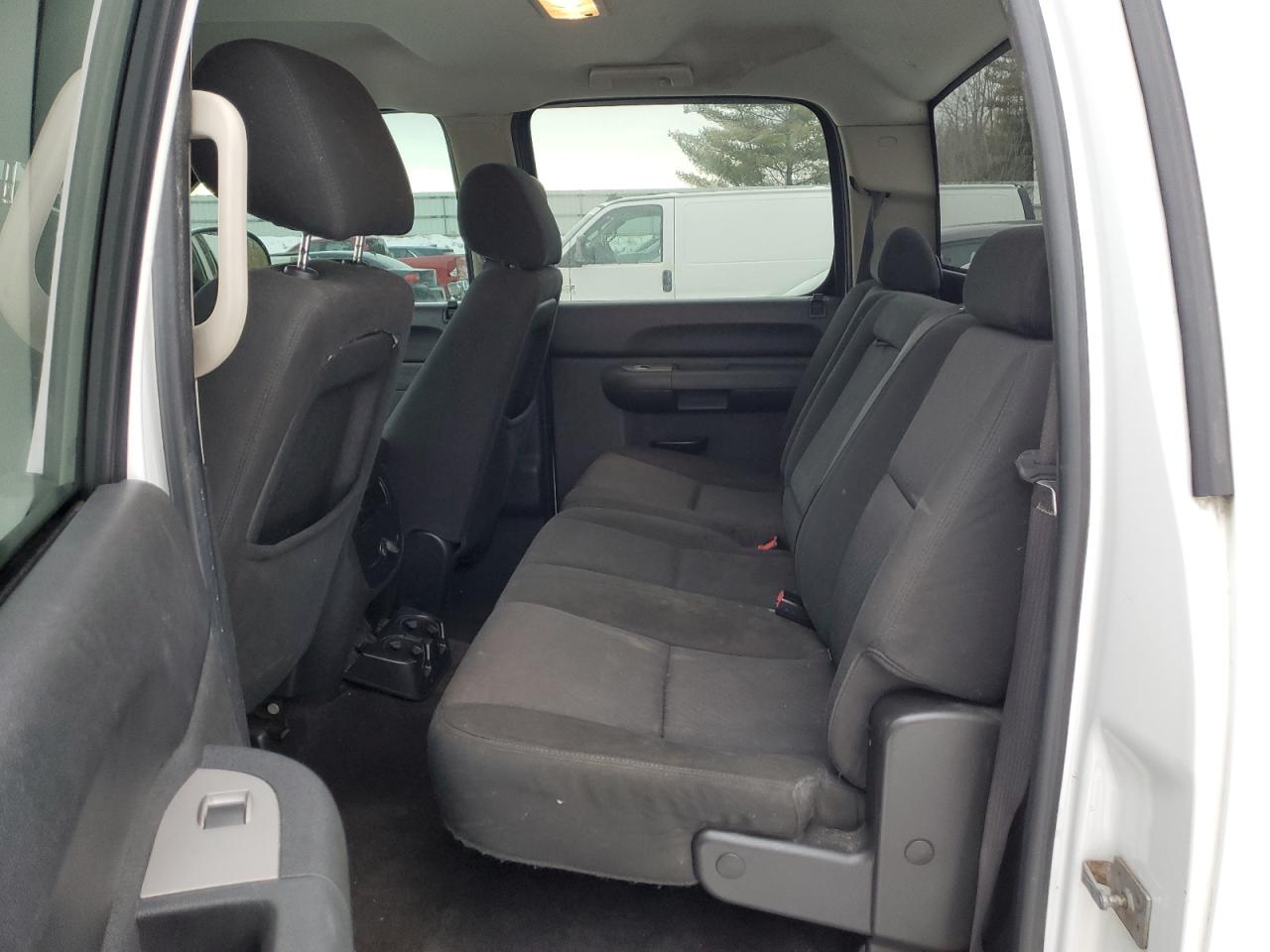 2010 Chevrolet Silverado - Image 10