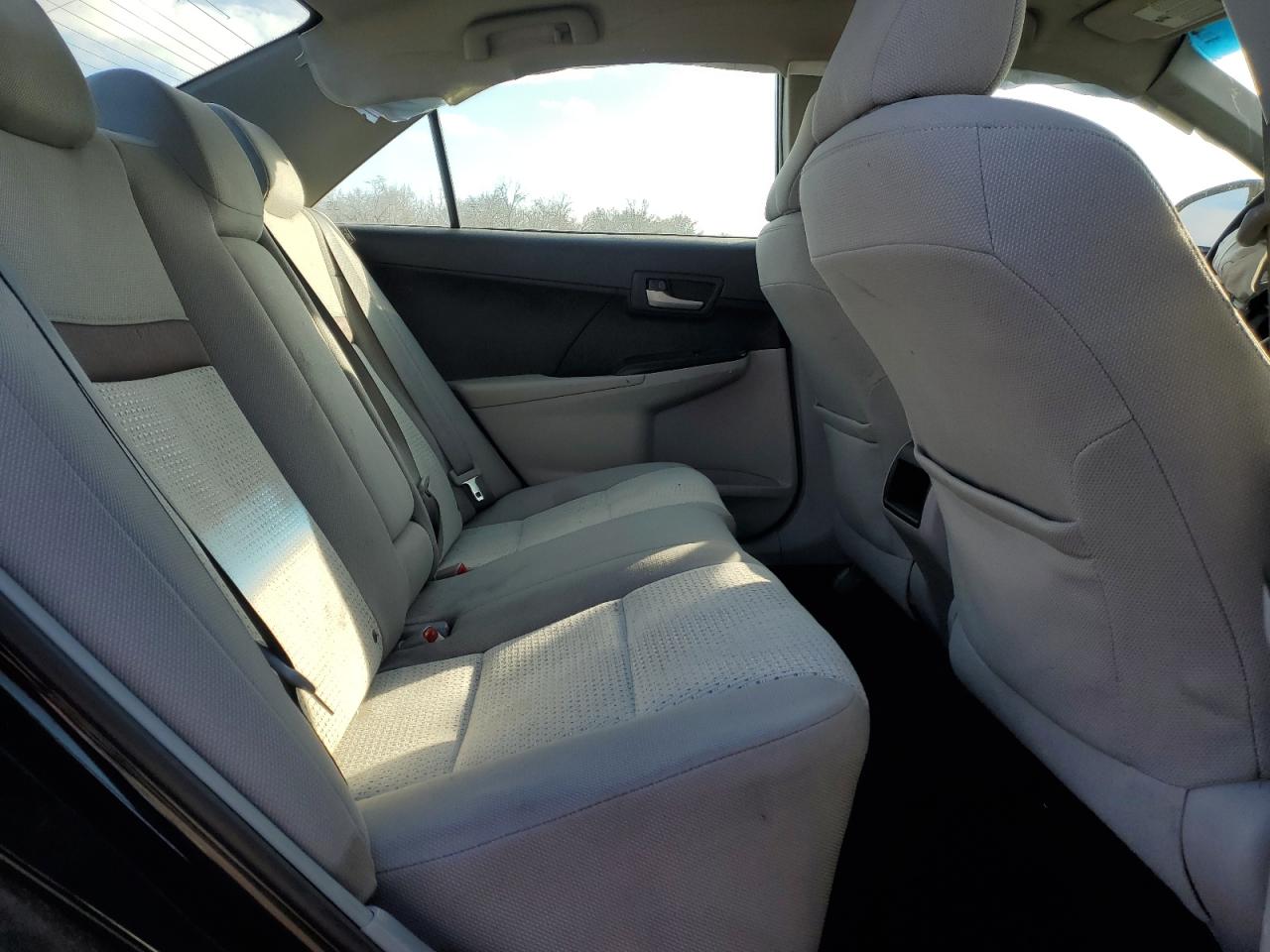 2014 Toyota Camry - Image 10