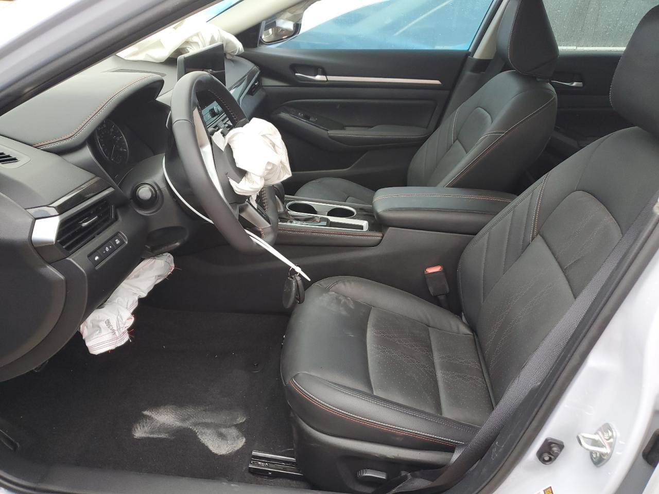 2024 Nissan Altima - Image 7