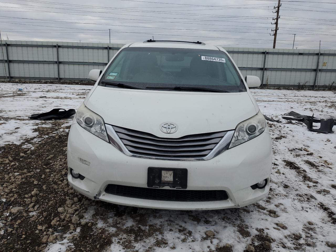 2015 Toyota Sienna - Image 5