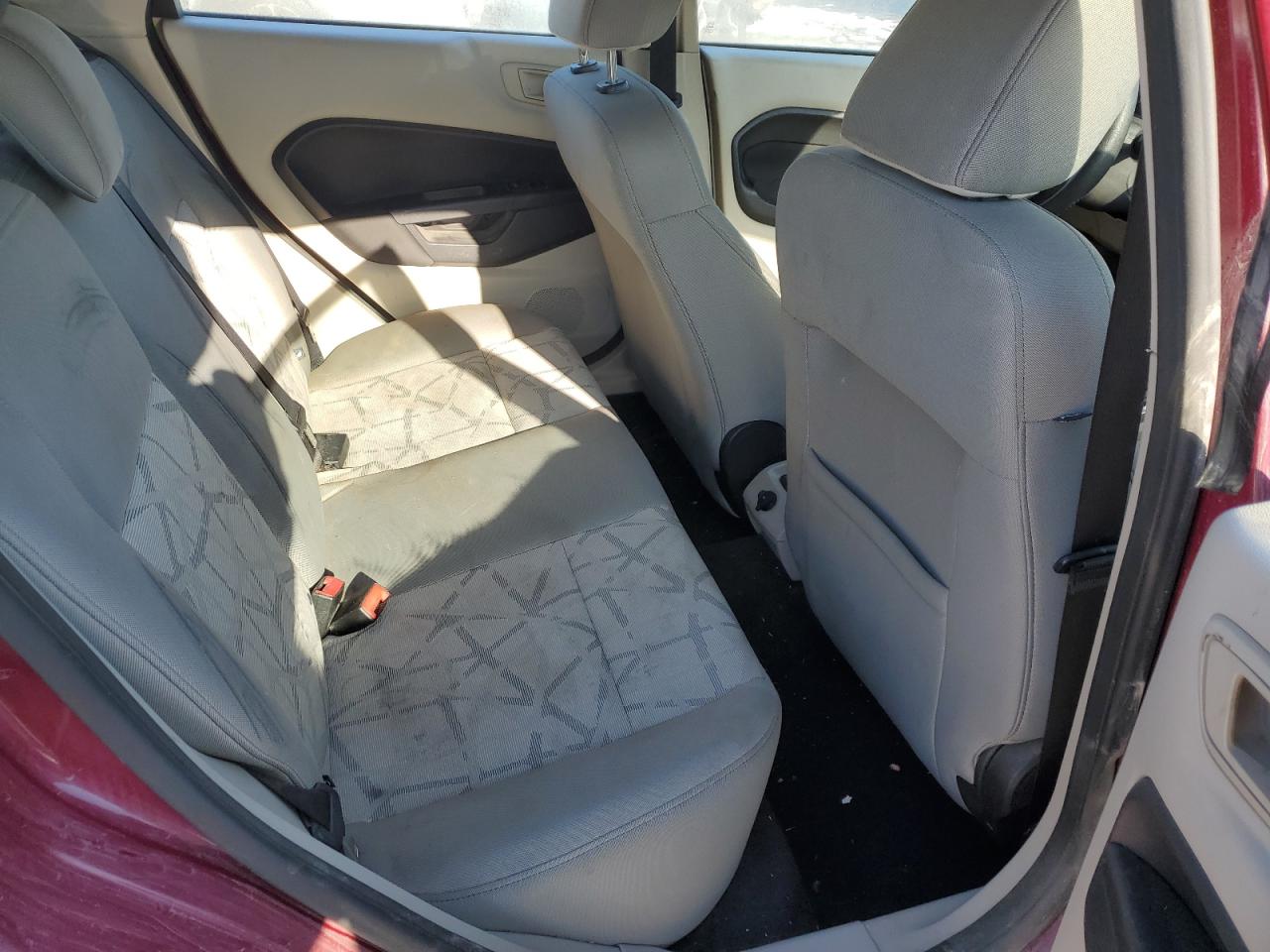 2011 Ford Fiesta - Image 10