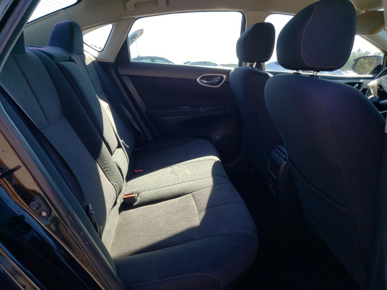2015 Nissan Sentra - Image 10