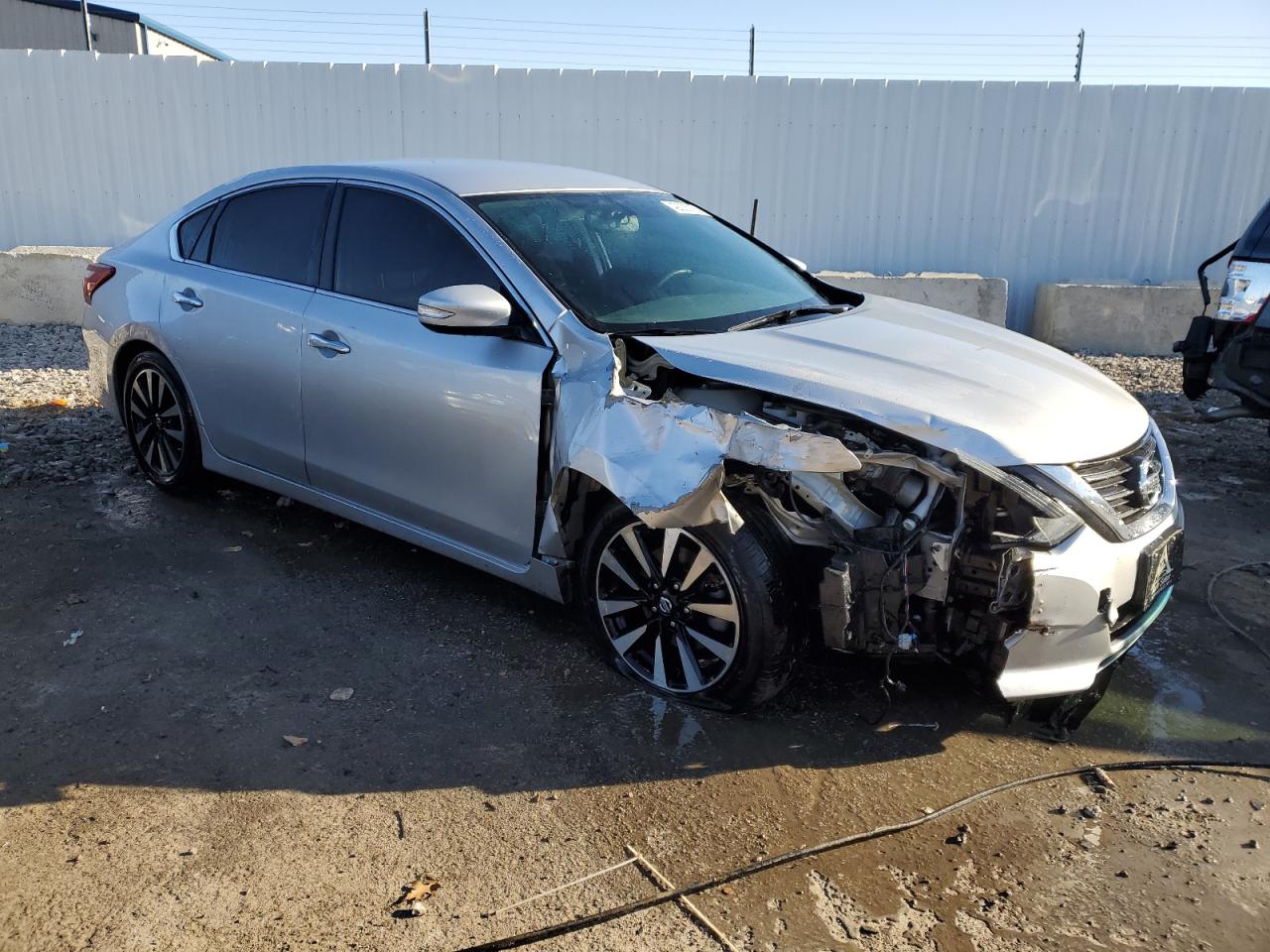 2018 Nissan Altima - Image 4