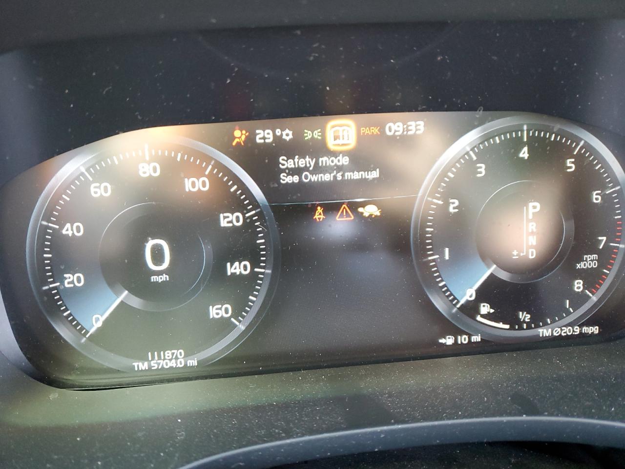 2018 Volvo XC60 - Image 9