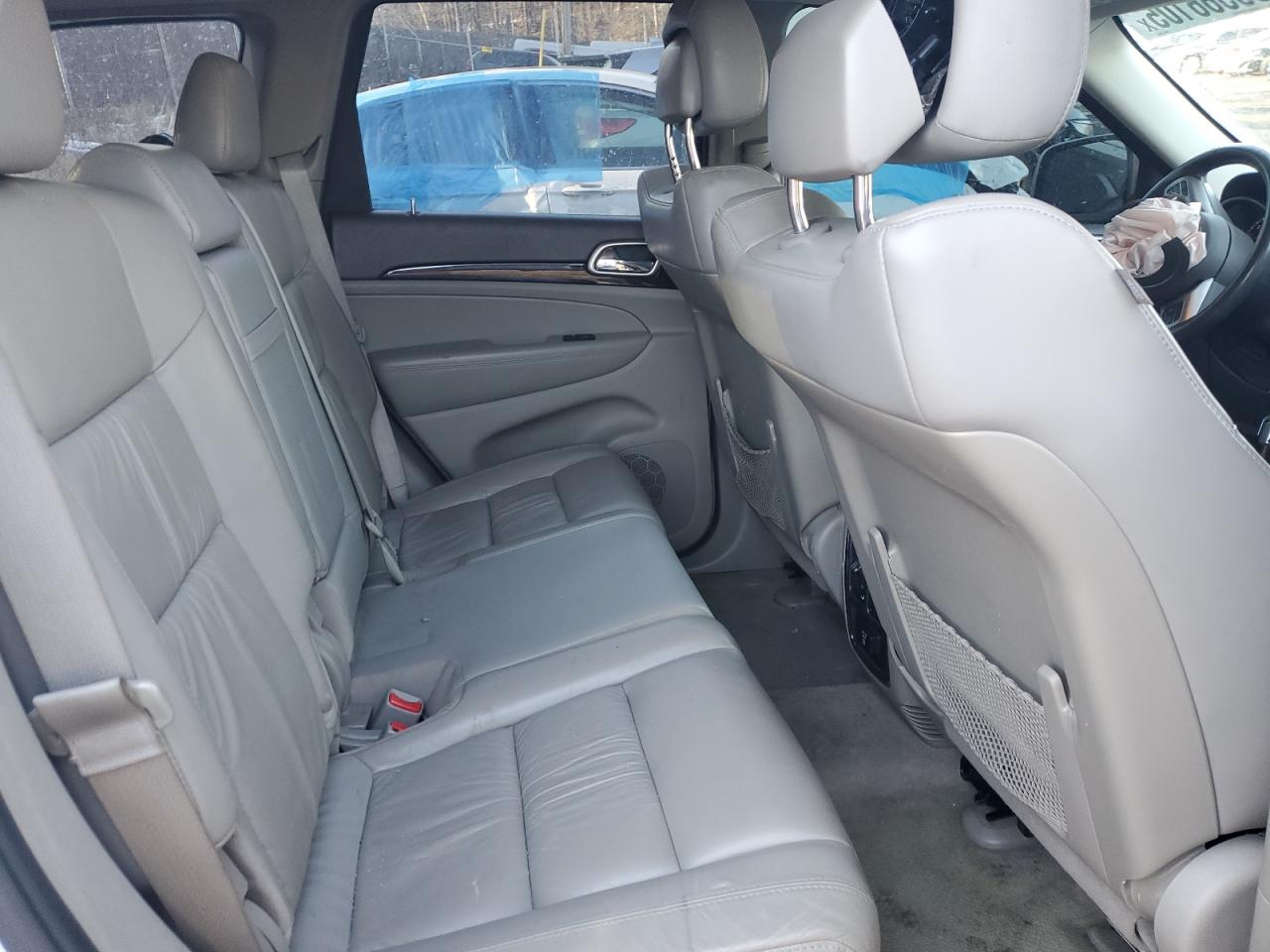 2013 Jeep Grand Cherokee - Image 11