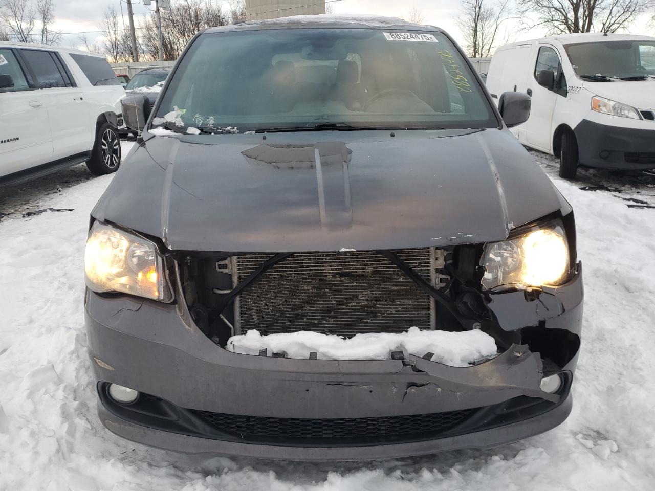 2018 Dodge Caravan - Image 5