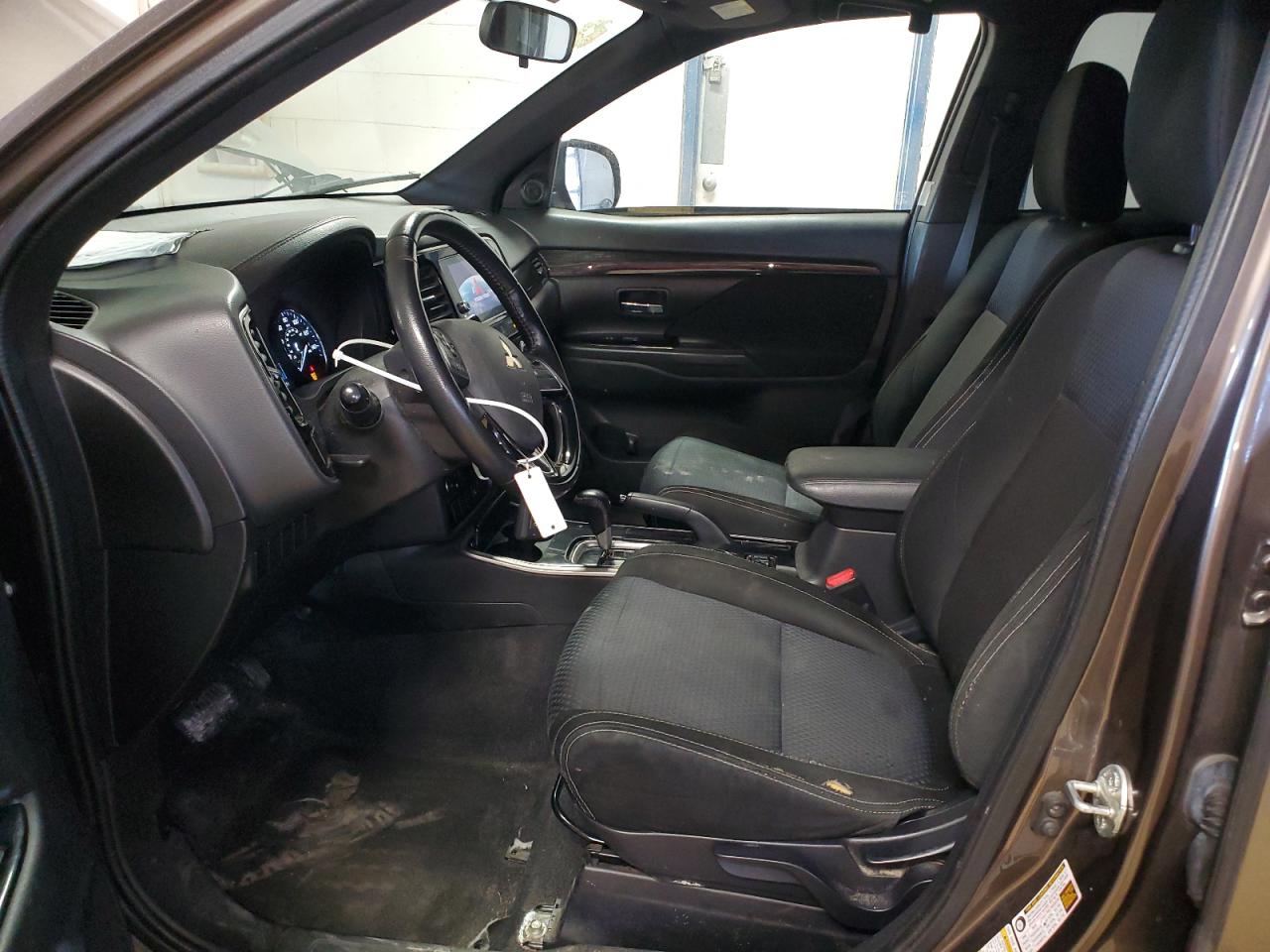 2018 Mitsubishi Outlander - Image 7