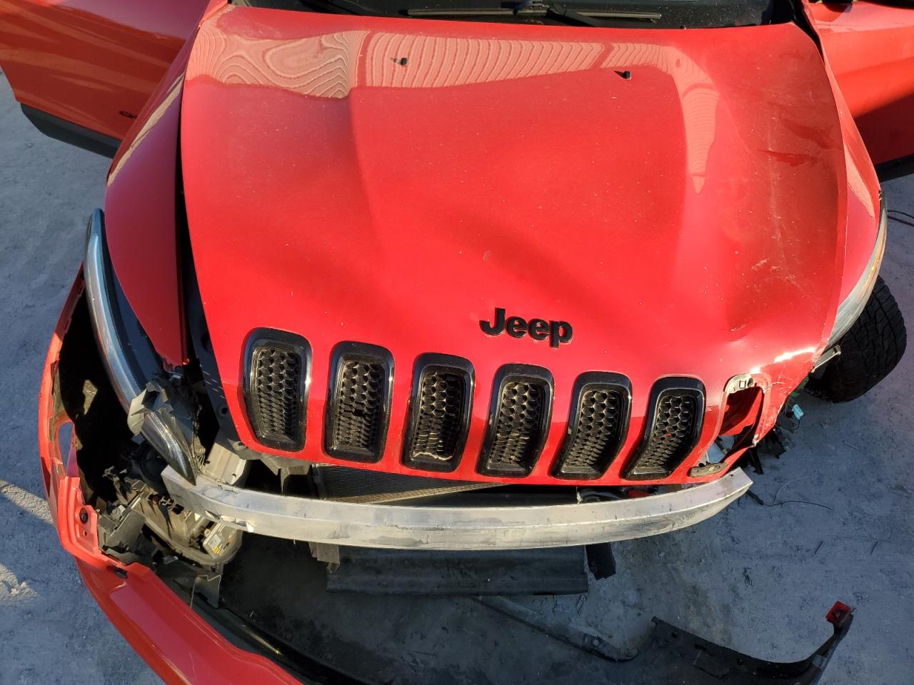 2018 Jeep Grand Cherokee - Image 12